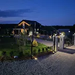 Dolina Zurawia 別荘 Borzynowo